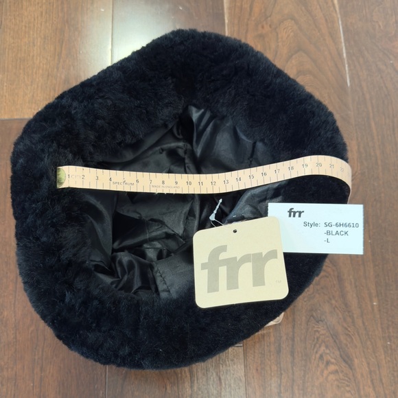 Brand new with tag. Winter luxury genuine fur hat - Picture 4 of 4